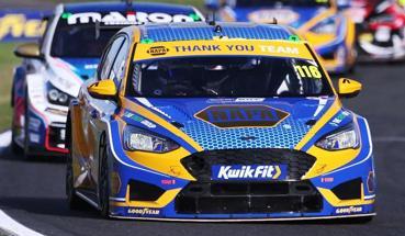 【2026年7月以降発売予定】 Spark UK043 1/43 NAPA Racing UK No.116 Ford Focus BTCC - Champion 2023 Ashley Sutton