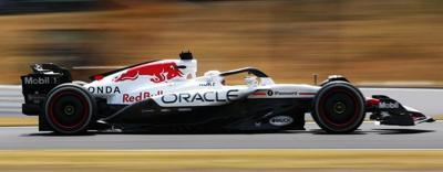 【日本未発売】Red Bull Racing ウインドブレーカー SPARK S9594 1/43 Red Bull Racing RB21 Winner Japanese GP 2025 No.1