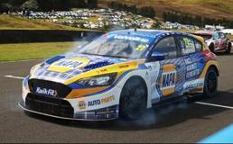 Spark UK028 1/43 NAPA Racing UK No.116 Ford Focus BTCC - Knockhill BTCC Ashley Sutton