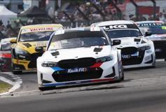 【2026年1月以降発売予定】 Spark UK033 1/43 West Surrey Racing No. BMW 330i BTCC - Brands Hatch Indy Race 2 Winner 2025 Daryl DeLeon