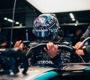 【2026年11月発売予定】 Spark S9364 1/43 Mercedes-AMG PETRONAS F1 Team W17 No.63 4th Japanese GP 2026 George Russell フィギュア付き