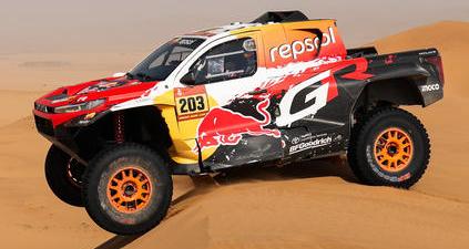 【2026年11月発売予定】 Spark S6268 1/43 Toyota Hilux GR No.203 9th Dakar Rally 2026 S. Quintero - A. Short
