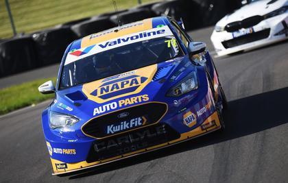 【2026年11月発売予定】 Spark UK053 1/43 NAPA Racing UK - No.77 - Ford Focus Titanium BTCC - 2026 Sam Osborne