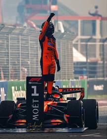 【2027年3月発売予定】 Spark 64S271 1/64 McLaren Mastercard F1 Team MCL40 No.1 Winner Dutch GP 2026 Lando Norris