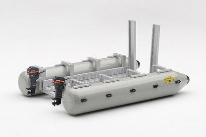【2026年11月以降発売予定】 MINI GT MGTAC18 1/64 キャメルトロフィー Pontoon Raft