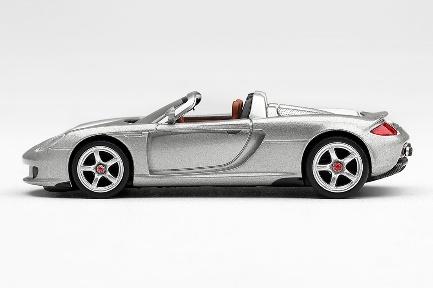 【2027年2月発売予定】 MINI GT MGT01236-L 1/64 ポルシェ カレラ GT GT シルバー(左ハンドル)