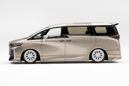 【2026年10月発売予定】 MINI GT MGT01335-L 1/64 Toyota ヴェルファイア 40 KUHL ゴールド メタリック(左ハンドル)