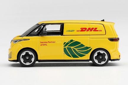 【2026年12月以降発売予定】 MINI GT MGT01376-L 1/64 Volkswagen ID. Buzz DHL Electric LHD