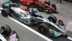 Spark 18S777 1/18 Mercedes-AMG Petronas F1 W13 E Performance No.63 Mercedes-AMG Petronas F1 Team  Winner Brazilian GP 2022 George Russell  (With pit and number board)