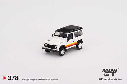 MINI GT MGT00378-R 1/64 ランドローバー ディフェンダー 90 ワゴン ホワイト(右ハンドル)